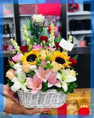 گلفروشی نزدیک سوپرمارکت گیشا