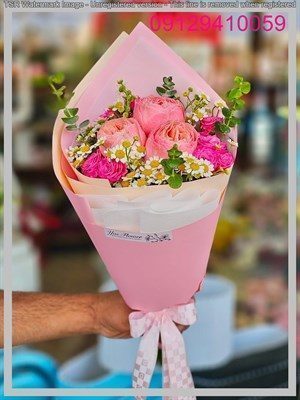 گل فروشی در سعادت آباد