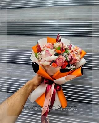 دسته گل صورتی برای تولد ؛ هدیه‌ای شیک برای تولد و سالگرد