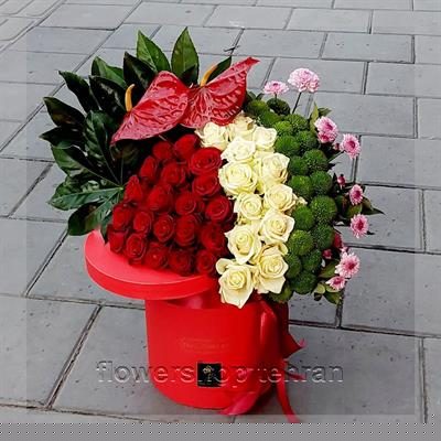 چیدمان هنری سایت گل فروشی آنلاین برای دکور میز یا لابی