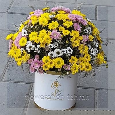 چیدمان هنری گلفروشی آنلاین برای دکور میز یا لابی