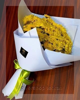 گلفروشی نزدیک مغازه در سبزه میدان