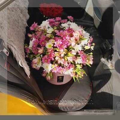 خرید باکس گل رز سفید و قرمز برای خوشحال کردن عزیزانت در هر مناسبتی