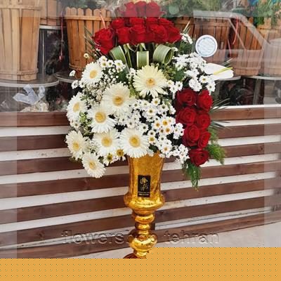 اگر دنبال هدیه شیک و بی‌دردسر هستی، گل برای کادو گزینه خوبی است