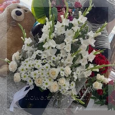 سفارش باکس گل و گوشی به‌صورت اینترنتی و دریافت در همان روز