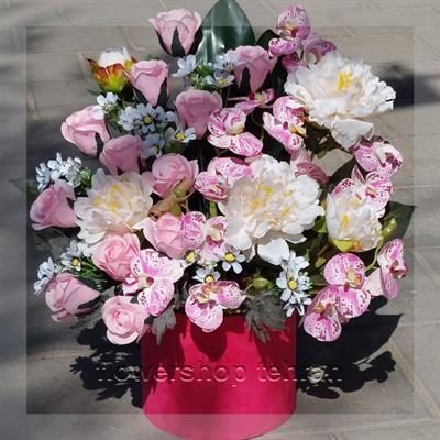 گلفروشی نزدیک در کوچه شجریان