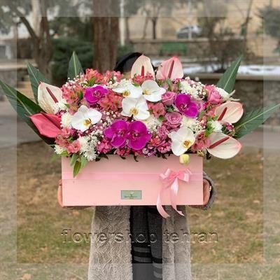 خرید باکس گل نوزادی پسرانه برای جشن‌های پرانرژی و خاطره‌ساز