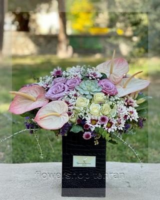 با دسته گل آفتابگردان بزرگ فضای سرد و خسته‌کننده را زنده کن