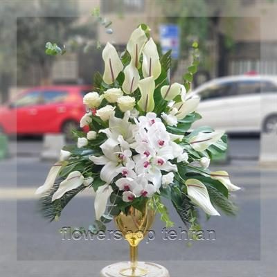 با خرید گل عروس اولین نگاه هر مهمان را میخکوب کن