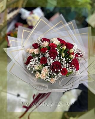 فروش عروسک بزرگ با گل‌های تازه و دیزاین حرفه‌ای