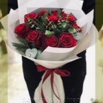 پک عیادت بیمار با گل‌های تازه و دیزاین حرفه‌ای