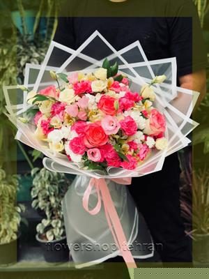 باکس گل روز معلم؛ مناسب تولد، عیادت، تشکر و دیدار دوستانه