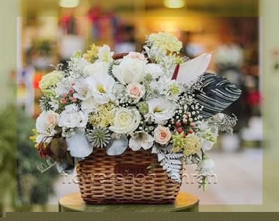 اگر وقت رفتن به گلفروشی را نداری، دسته گل زیبا برای هدیه را اینترنتی سفارش بده
