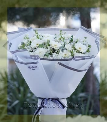 خرید گل بابا آدم با گل‌های تازه و دیزاین حرفه‌ای