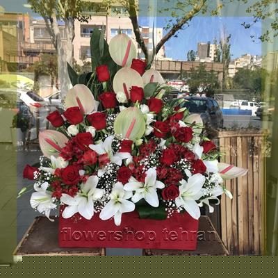 سفارش قیمت باکس گل با ارسال سریع و بسته‌بندی شیک