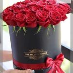 گلفروشی نزدیک خیابان ولیعصر مسیر پیاده روی