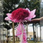 برگ انجیری فر بزرگ با گل‌های تازه و دیزاین حرفه‌ای