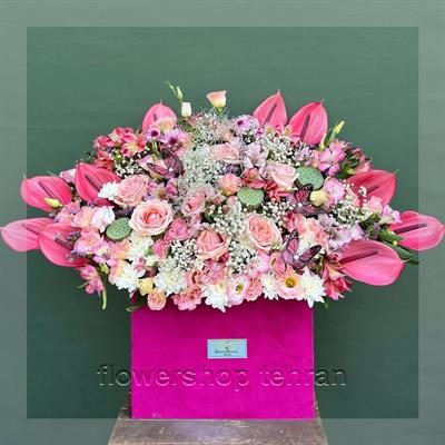 گل رز ایرانی قرمز مناسب شرکت‌ها، مطب‌ها و فضاهای اداری