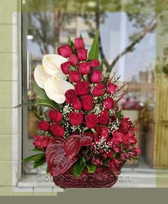 با سفارش گل شب یلدا فضای سرد و خسته‌کننده را زنده کن