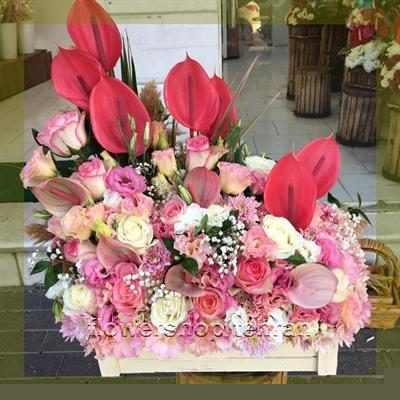 اگر دنبال هدیه شیک و بی‌دردسر هستی، باکس گل رسمی گزینه خوبی است