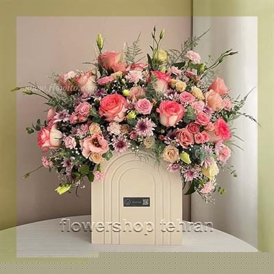 با گل خواستگاری ساده اولین نگاه هر مهمان را میخکوب کن