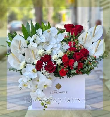 چیدمان هنری دسته گل خواستگاری شیک و باکلاس برای دکور میز یا لابی