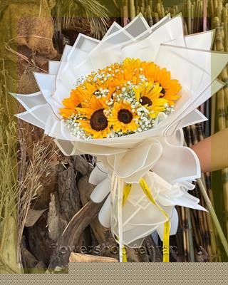 چیدمان هنری دسته گل برای عیادت زایمان برای دکور میز یا لابی