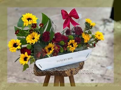 خرید گل برای محل کار با ترکیب رنگ جذاب و ماندگار