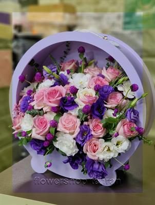اگر وقت رفتن به گلفروشی را نداری، دسته گل رز عروس را اینترنتی سفارش بده